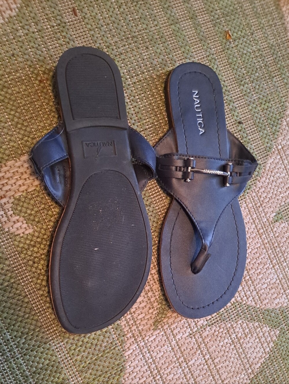 Nautica Navy Blue Leather Toe-Post Sandals with Metallic Silver Accent - Picture 4 of 4